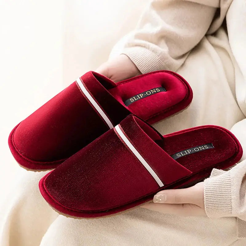 PANTOUFLES  EN VELOURS ROUGE